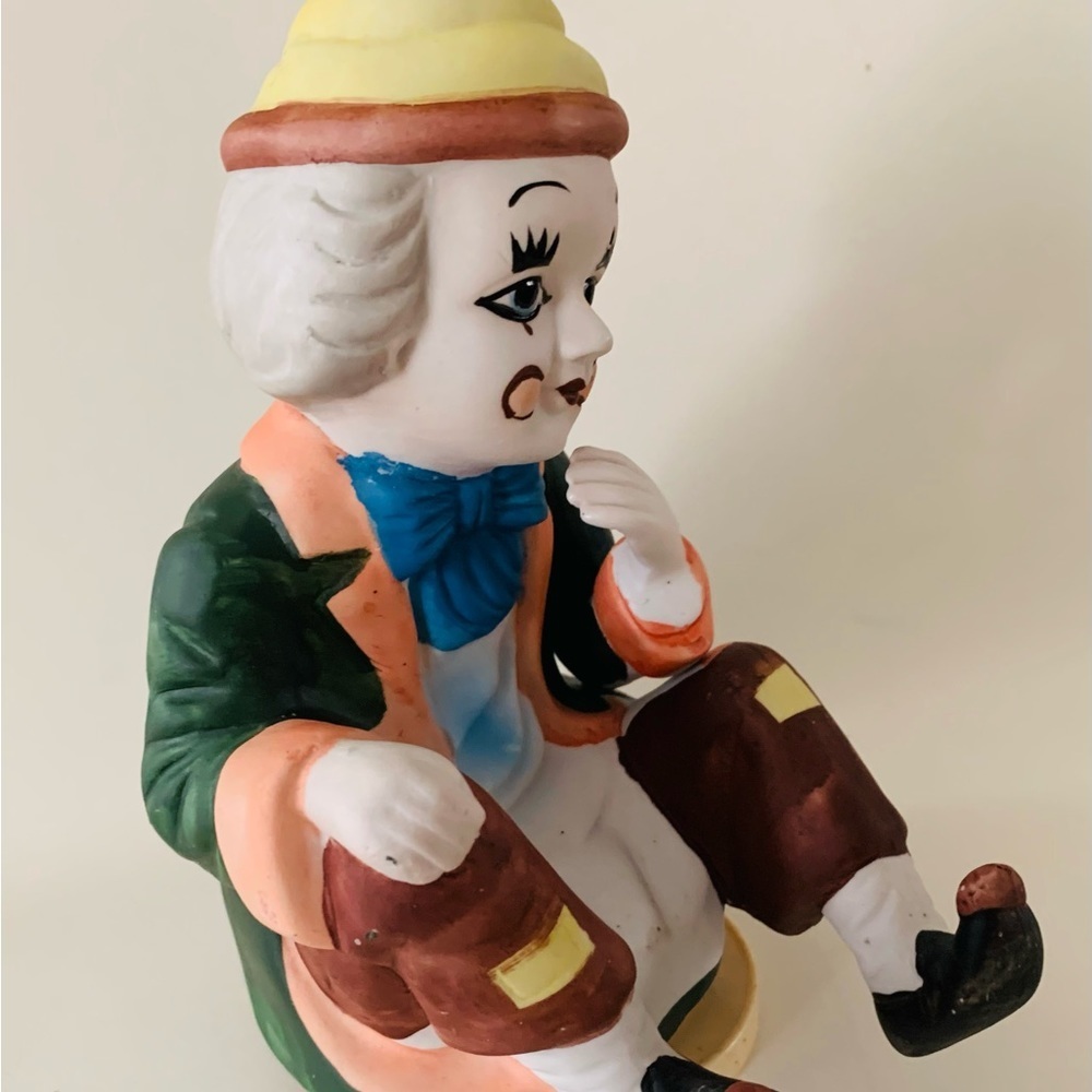 Vintage Ceramic Mime Clown
Music Box 8" Tall